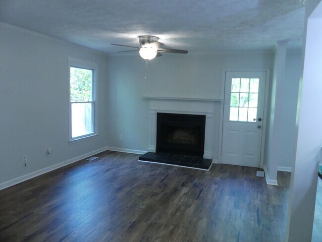 Building Photo - 34 Wainwright Dr.