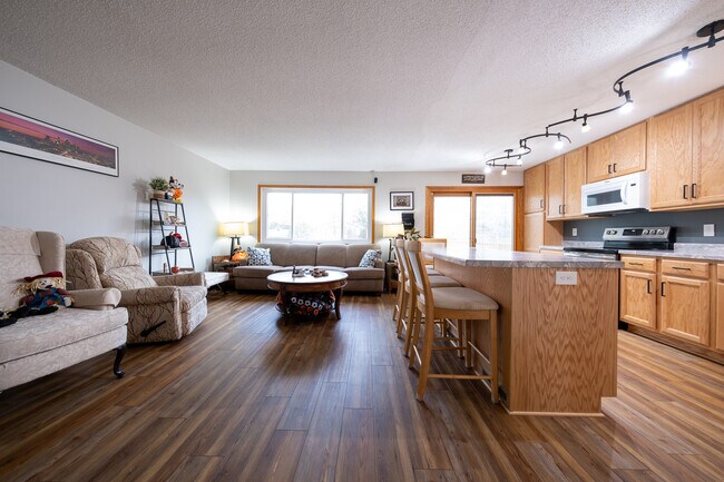 Building Photo - 15635 Hallmark Path