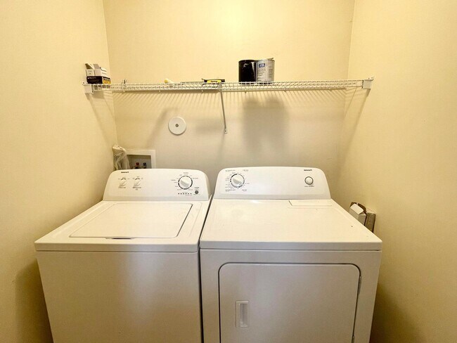 Building Photo - 9849 Baywinds Blvd