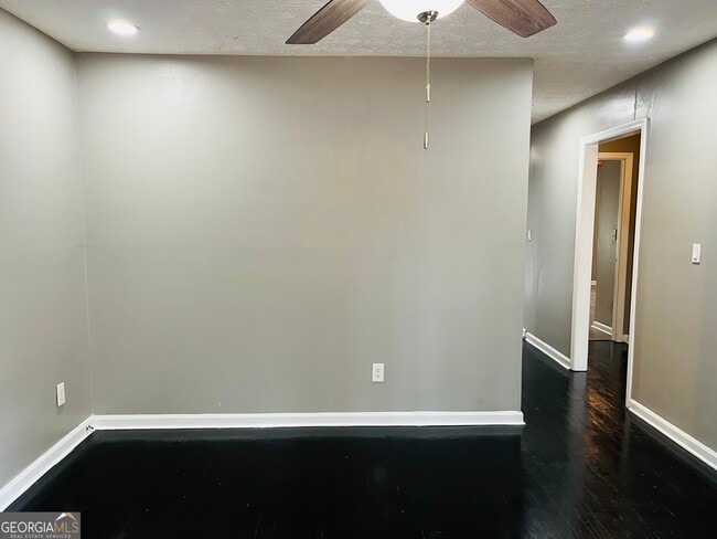 Foto del edificio - 142 Summerwood Dr