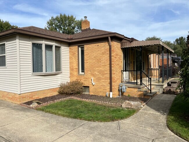 Building Photo - 37678 Lorie Blvd