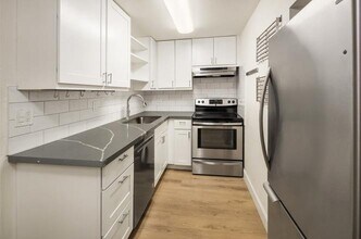 Building Photo - 909 4th Ave N