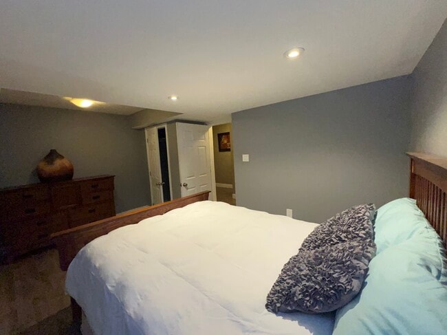 Building Photo - 20 Citronella Ln