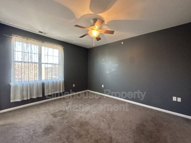 Foto del edificio - 5317 Warminster Dr