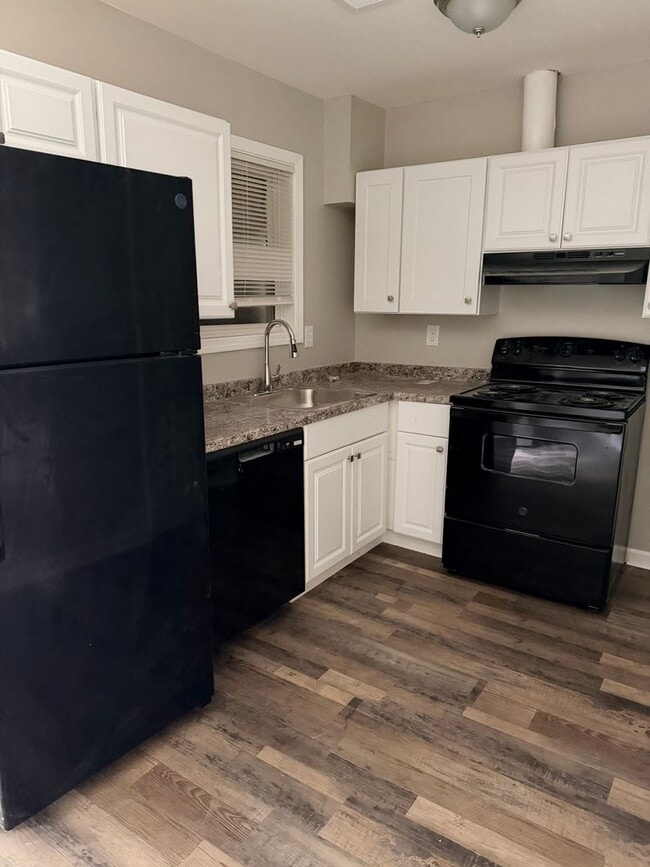 Photo - Newly Renovated 2-Bedroom Townhouse in a Prime Location!
