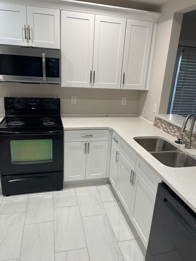 Foto del edificio - 7327 Tiderace Ct