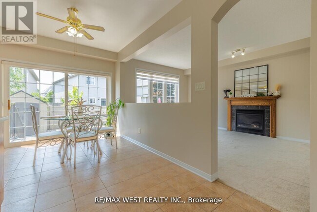 Photo du bâtiment - 214 Castlegarth Crescent