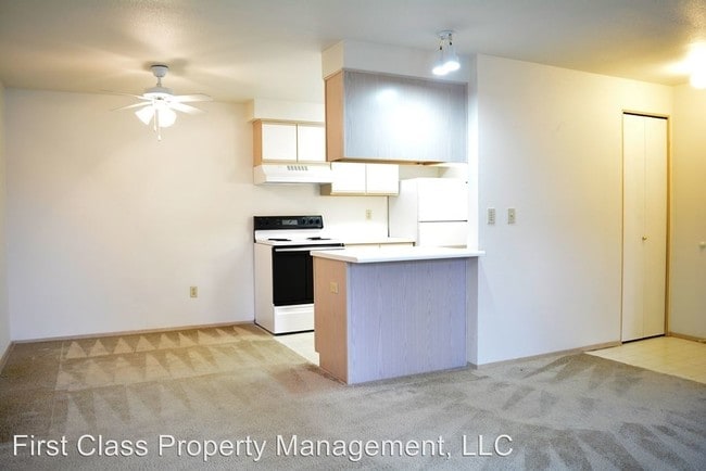 Building Photo - 1215 NW 183rd Ave
