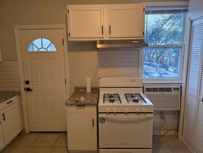 Foto del edificio - 3611 S Wood St