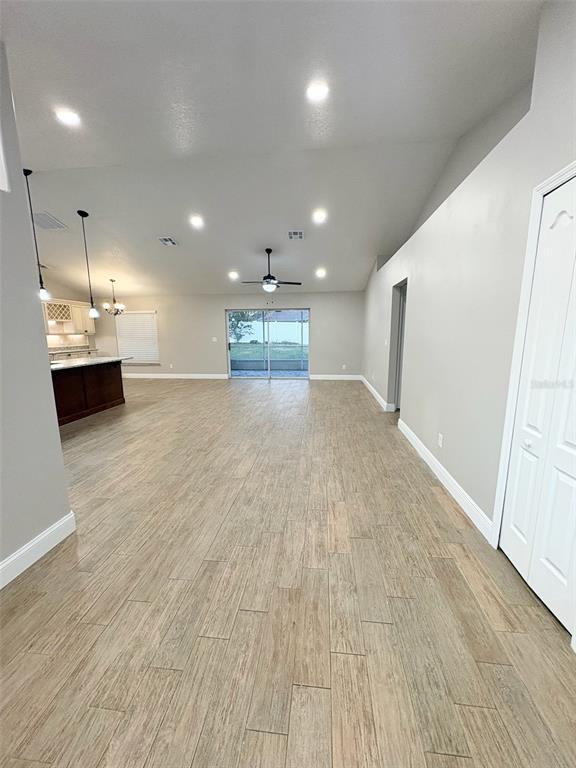 Foto del edificio - 9718 Crenshaw Cir