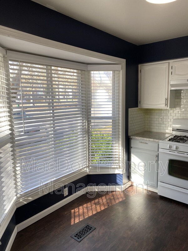 Building Photo - 10705 Brice Ct
