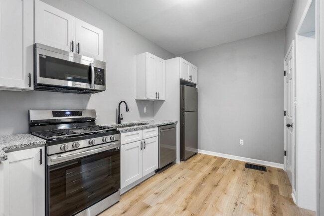 Building Photo - Charming 4-Bedroom Haven in McKees Rocks: ...