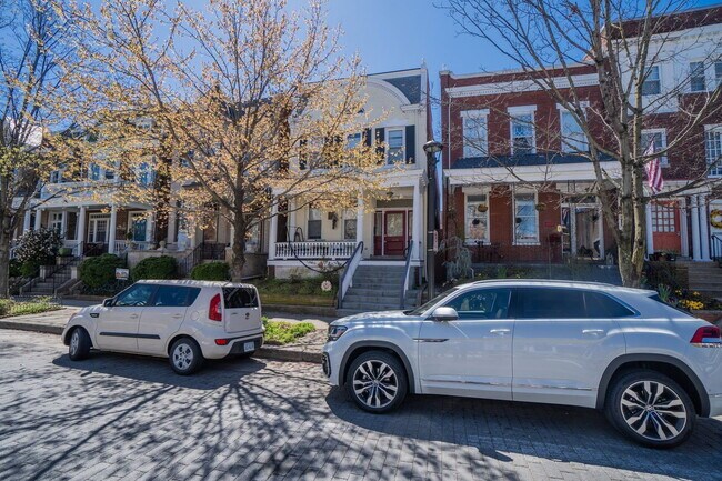 Foto del edificio - 2215 W Grace St