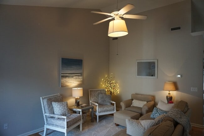 Foto del edificio - 227 Hibiscus Way
