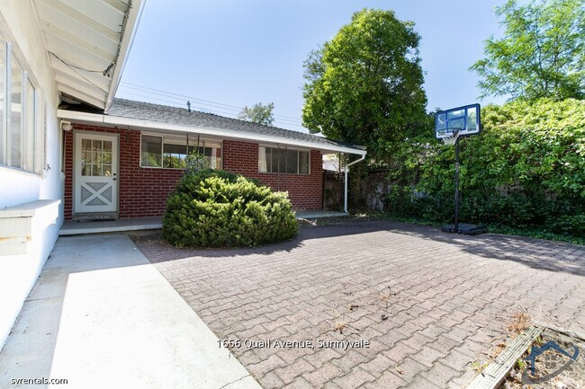 Building Photo - 1656 Quail Ave