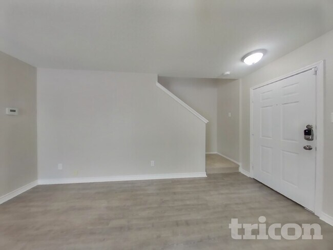 Building Photo - 7 Beacon Oak