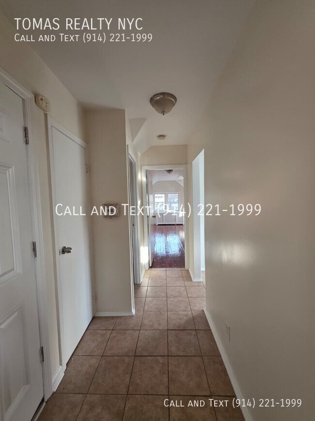 Building Photo - 35 Altonwood Pl