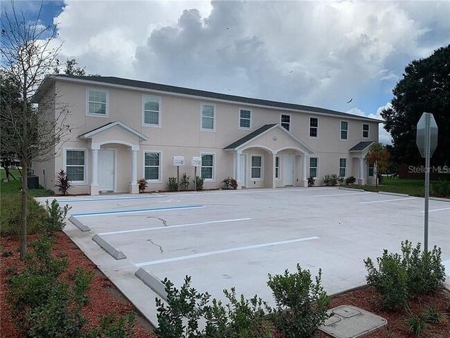 Building Photo - 210 Majors Ln