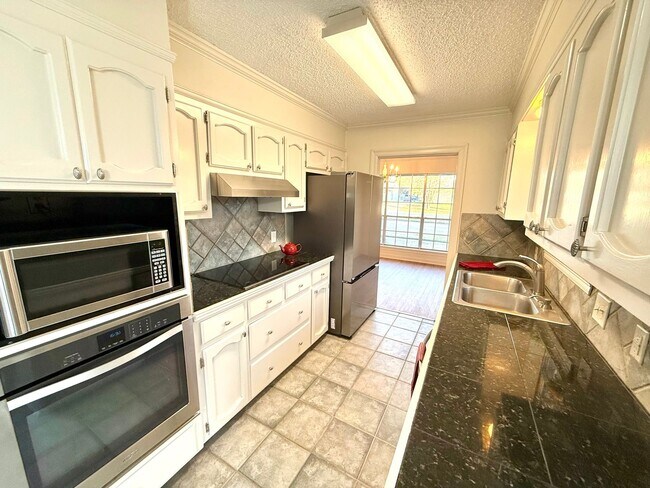 Foto del edificio - Spacious 3BR/2BA in Brookhollow – All Appliances Included