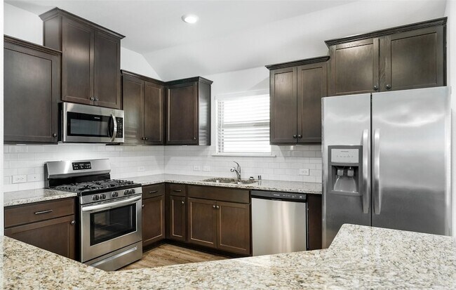 Building Photo - 716 Bluebird Way