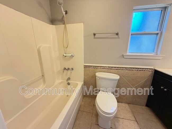 Foto del edificio - 18819 Greenwell Springs Rd