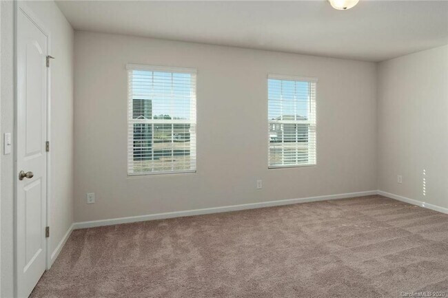 Foto del edificio - 1012 Creedmore Ct