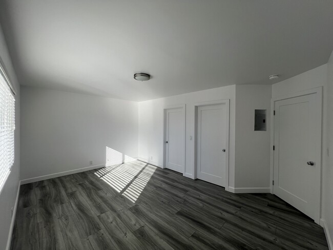 Foto del edificio - 1639 W 205th St
