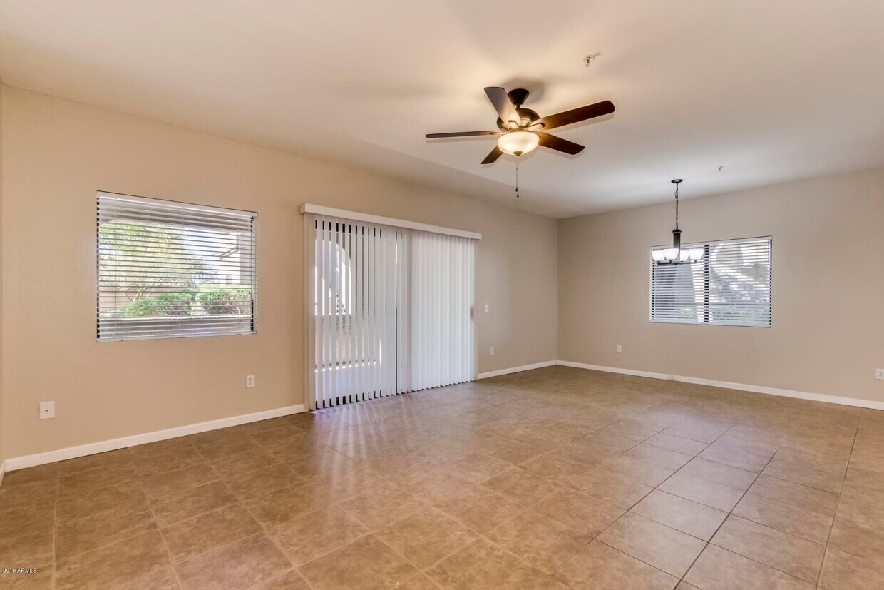 Foto principal - 15225 N 100th St