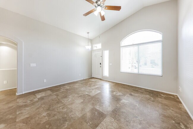 Foto del edificio - 1024 E Tonopah Dr
