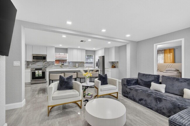 Foto del edificio - 800 NW 6th Ave