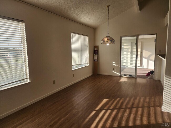 Foto del edificio - 102 Ohio St