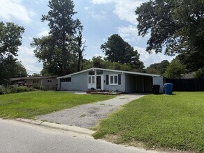 Building Photo - 1021 Mineola Dr