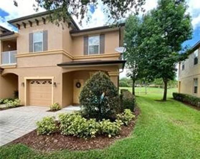 SUPER LOCATION FOR THIS 2 story 3 bdrm TOWNHOUSE!! - SUPER LOCATION FOR THIS 2 story 3 bdrm TOWNHOUSE!!