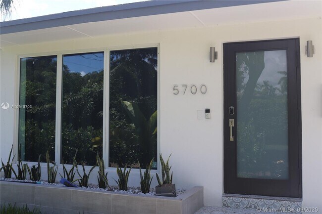 Building Photo - 5700 SW 55th St