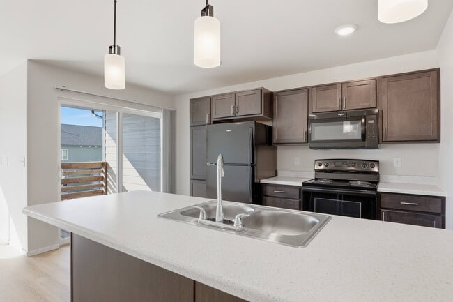 Building Photo - Lakewood Apartments and Townhomes