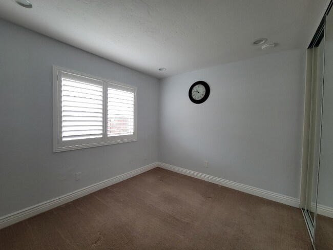 Foto del edificio - 716 Valley Crest Dr