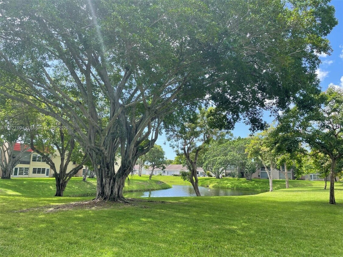 Foto principal - 2900 Fiore Way