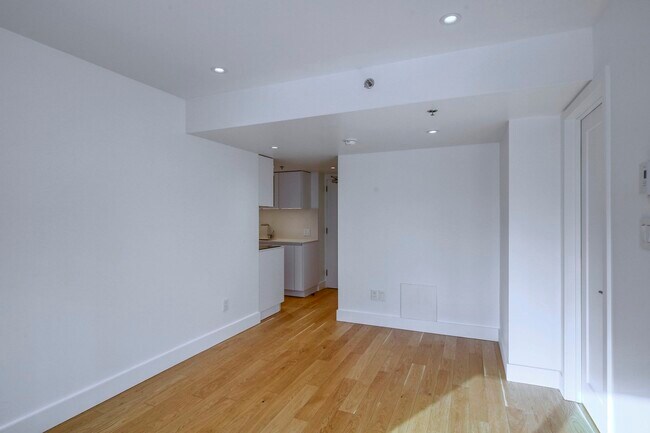 Building Photo - 3455 Rue Aylmer