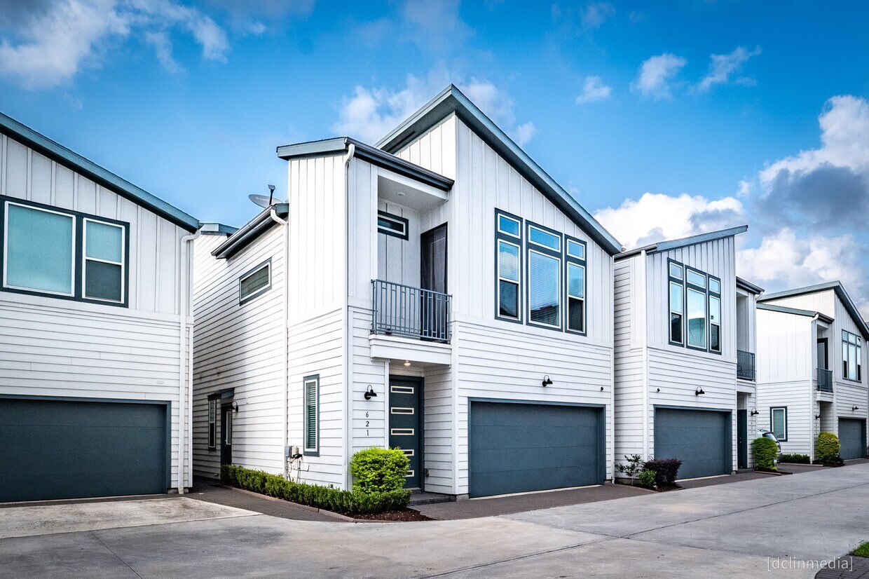 Primary Photo - 621 Press St