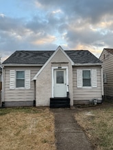 Building Photo - 1317 E Maryland St