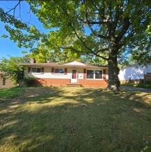 Building Photo - 8185 Green Dr
