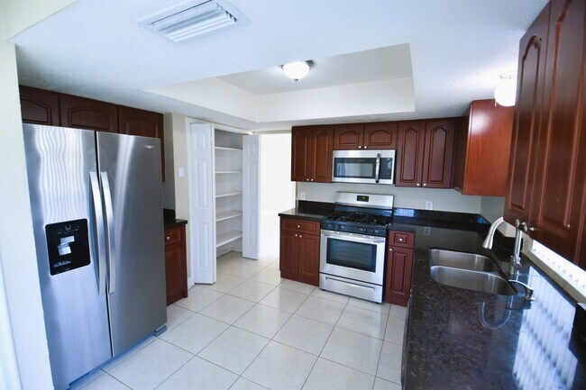 Foto del edificio - 11351 NW 31st Pl