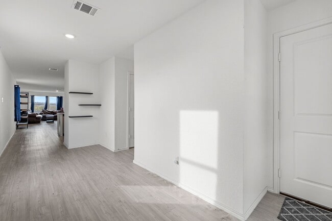 Building Photo - 7235 Eclipse Pl