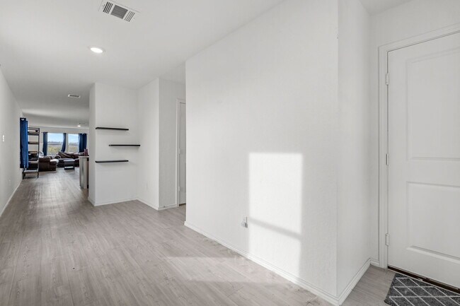 Foto del edificio - 7235 Eclipse Pl