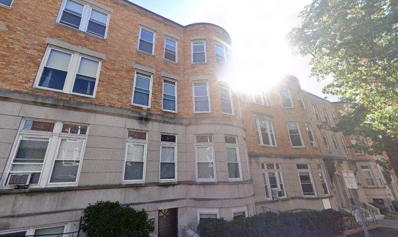 Primary Photo - 21 Fairbanks St