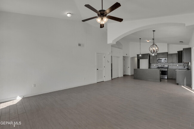 Building Photo - 2420 Tierra Delmonte Dr