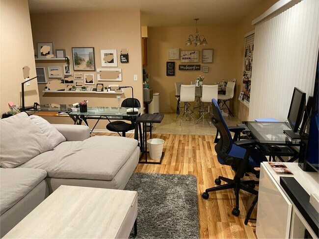 Foto del edificio - 825 Oak Grove Rd