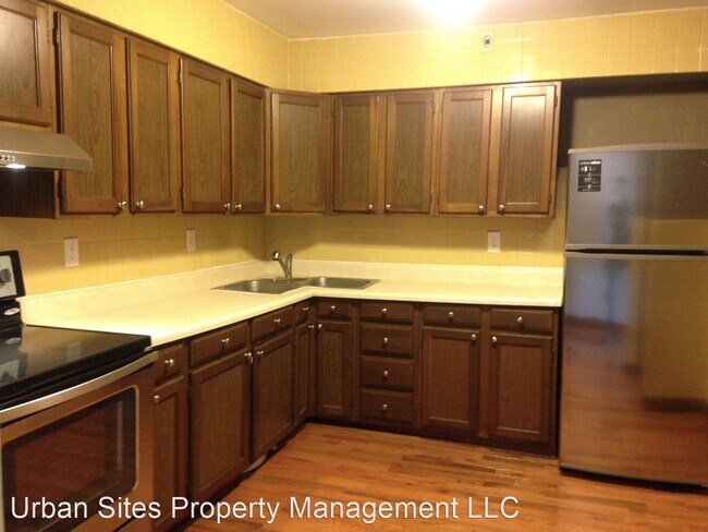 Building Photo - 303 Greenup St