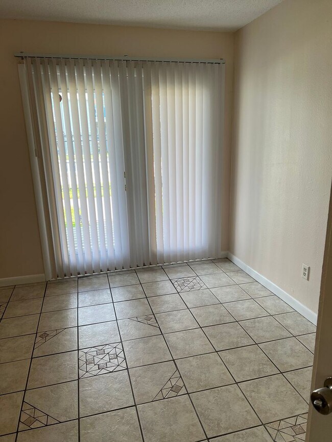 Foto del edificio - POOL-VIEW/ ACCESS - 2 Bedroom 1.5 Bath Tow...