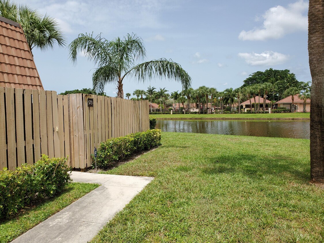 Foto principal - 573 Green Springs Pl